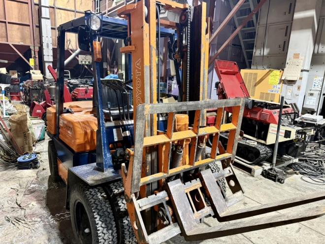 フォークリフトトヨタ 5FGL25 2.5トン ガソリン ヒンジ付き 毎年点検済