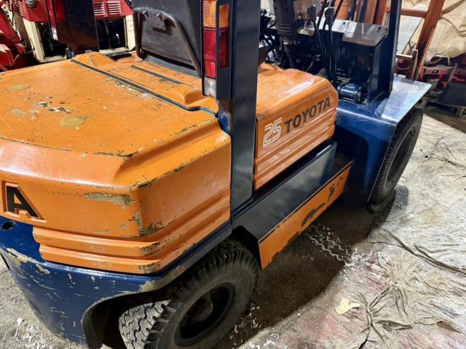 フォークリフトトヨタ 5FGL25 2.5トン ガソリン ヒンジ付き 毎年点検済