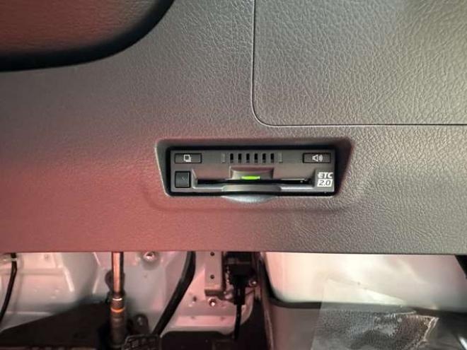 タウンエースバン1.5 GL 4WD　アルトピアーノ　ベージュツートン全塗装済　ベッドキット　セカンドバッテリー　ETC　フルセグTVナビ　バックカメラ　アイドリングストップ　ABS　レーンキープアシスト　盗難防止装置　パワステ　パワーウィンドウ 1500