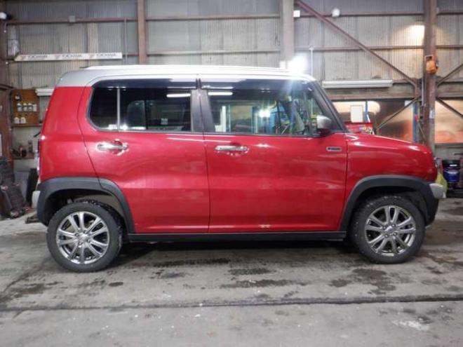 ハスラーJスタイルIII 4WD　ナビ・TV・B/T・後期型・前席シートヒーター・スマートキー・プッシュスタート・HID・ETC・LEDフォグランプ・アイドリングストップ・オートライト・衝突軽減・ルーフレール・DVD再生・ミラーヒーター 660