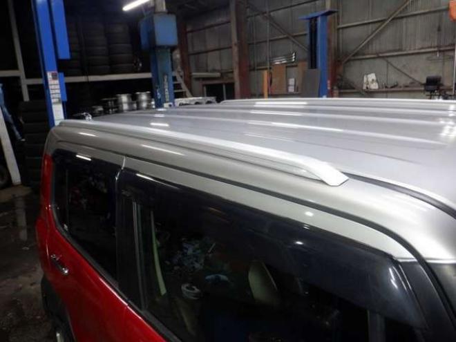 ハスラーJスタイルIII 4WD　ナビ・TV・B/T・後期型・前席シートヒーター・スマートキー・プッシュスタート・HID・ETC・LEDフォグランプ・アイドリングストップ・オートライト・衝突軽減・ルーフレール・DVD再生・ミラーヒーター 660