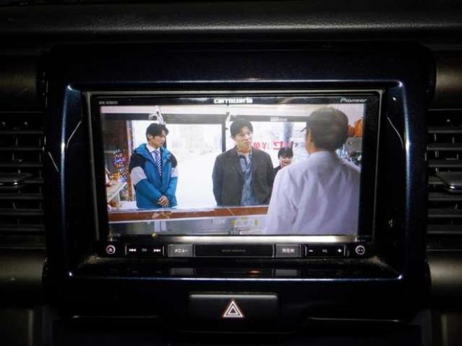 ハスラーJスタイルIII 4WD　ナビ・TV・B/T・後期型・前席シートヒーター・スマートキー・プッシュスタート・HID・ETC・LEDフォグランプ・アイドリングストップ・オートライト・衝突軽減・ルーフレール・DVD再生・ミラーヒーター 660