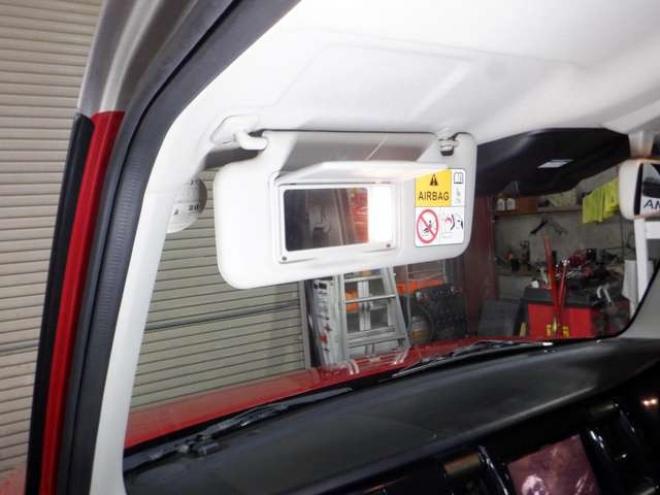 ハスラーJスタイルIII 4WD　ナビ・TV・B/T・後期型・前席シートヒーター・スマートキー・プッシュスタート・HID・ETC・LEDフォグランプ・アイドリングストップ・オートライト・衝突軽減・ルーフレール・DVD再生・ミラーヒーター 660