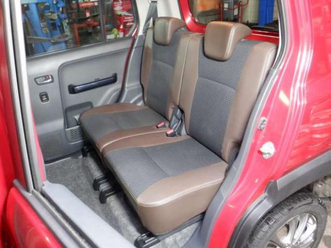 ハスラーJスタイルIII 4WD　ナビ・TV・B/T・後期型・前席シートヒーター・スマートキー・プッシュスタート・HID・ETC・LEDフォグランプ・アイドリングストップ・オートライト・衝突軽減・ルーフレール・DVD再生・ミラーヒーター 660