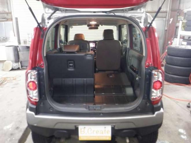 ハスラーJスタイルIII 4WD　ナビ・TV・B/T・後期型・前席シートヒーター・スマートキー・プッシュスタート・HID・ETC・LEDフォグランプ・アイドリングストップ・オートライト・衝突軽減・ルーフレール・DVD再生・ミラーヒーター 660