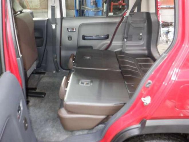 ハスラーJスタイルIII 4WD　ナビ・TV・B/T・後期型・前席シートヒーター・スマートキー・プッシュスタート・HID・ETC・LEDフォグランプ・アイドリングストップ・オートライト・衝突軽減・ルーフレール・DVD再生・ミラーヒーター 660