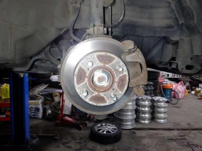 ハスラーJスタイルIII 4WD　ナビ・TV・B/T・後期型・前席シートヒーター・スマートキー・プッシュスタート・HID・ETC・LEDフォグランプ・アイドリングストップ・オートライト・衝突軽減・ルーフレール・DVD再生・ミラーヒーター 660