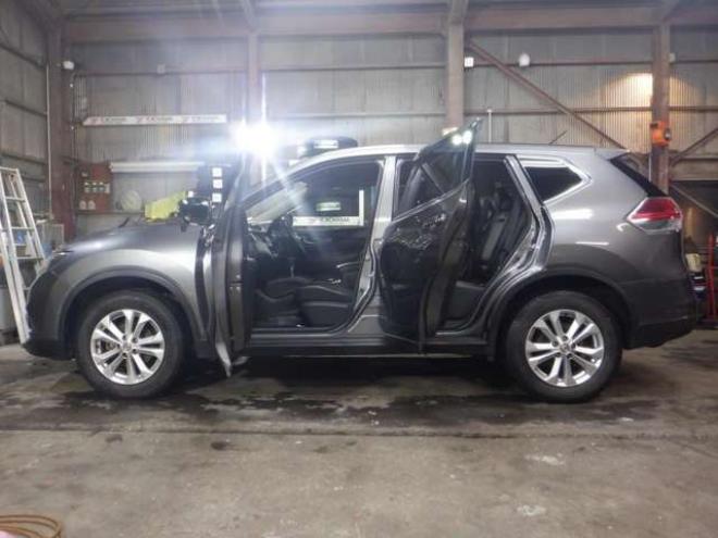 エクストレイル2.0 20X エマージェンシーブレーキパッケージ 2列車 4WD　ナビ・TV・Bluetooth・Bカメラ・LEDヘッド・プッシュスタート・LEDヘッドライト・エマブレ・クリアランスソナー・前席シートヒーター・レーンキープ 2000