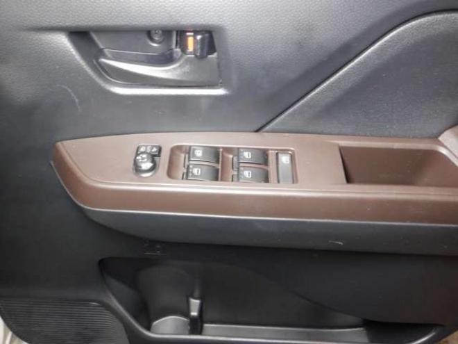 ルーミー1.0 G 4WD　本州仕入・ナビ・TV・B/T・Bカメラ・両側電動・クルコン・ETC・オートマチックハイビーム・衝突軽減・アイドリングストップ・クリアランスソナー・ライトレベライザー・オートエアコン 1000