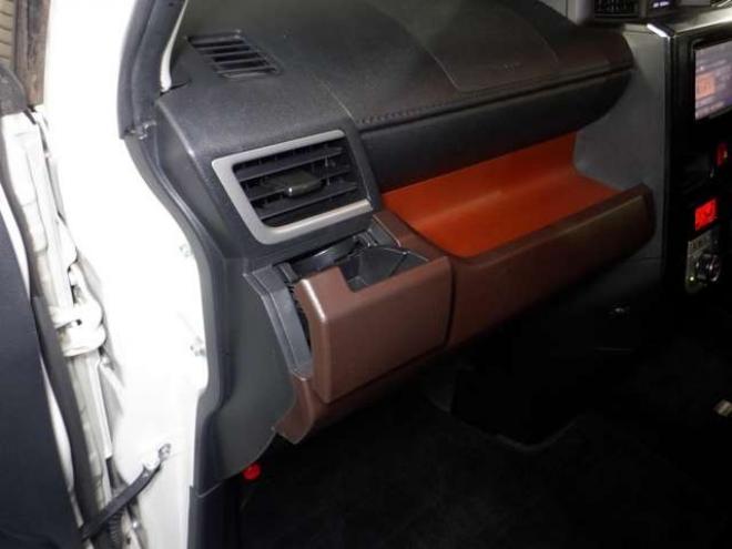 ルーミー1.0 G 4WD　本州仕入・ナビ・TV・B/T・Bカメラ・両側電動・クルコン・ETC・オートマチックハイビーム・衝突軽減・アイドリングストップ・クリアランスソナー・ライトレベライザー・オートエアコン 1000