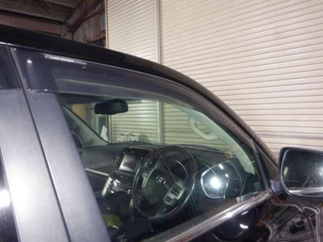 ランドクルーザー200 4.6 ZX 4WD　本州仕入・ナビ・TV・B/T・サンルーフ・革　Bカメラ・ガナドールマフラー・ヒッチメンバー・シートヒーター・エアコン・電動シート・電動リアゲート 4600