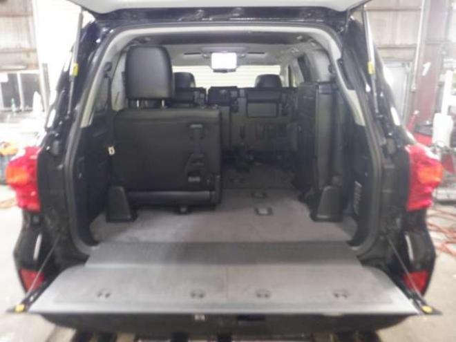 ランドクルーザー200 4.6 ZX 4WD　本州仕入・ナビ・TV・B/T・サンルーフ・革　Bカメラ・ガナドールマフラー・ヒッチメンバー・シートヒーター・エアコン・電動シート・電動リアゲート 4600