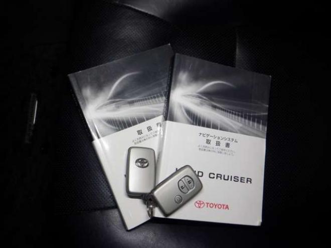 ランドクルーザー200 4.6 ZX 4WD　本州仕入・ナビ・TV・B/T・サンルーフ・革　Bカメラ・ガナドールマフラー・ヒッチメンバー・シートヒーター・エアコン・電動シート・電動リアゲート 4600