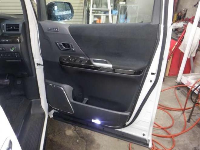 ヴェルファイア3.5 Z Gエディション 4WD　後期型・ナビ・BT・TV・バックカメラ・両側電動・パワーシート・サイドカメラ・フリップダウンモニタ・パワーバックドア・ETC・クルコン 3500