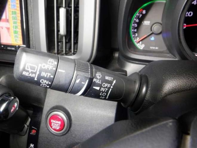 N-ONEG SSパッケージ 4WD　本州仕入れ　4WD　SDナビ　フルセグTV　バックカメラ　USB接続　前席シートヒーター　ステアリングスイッチ　HID　スマートキー　プッシュスタート　ドアバイザー 660