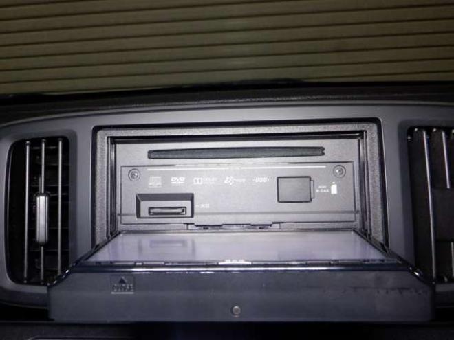 N-ONEG SSパッケージ 4WD　本州仕入れ　4WD　SDナビ　フルセグTV　バックカメラ　USB接続　前席シートヒーター　ステアリングスイッチ　HID　スマートキー　プッシュスタート　ドアバイザー 660