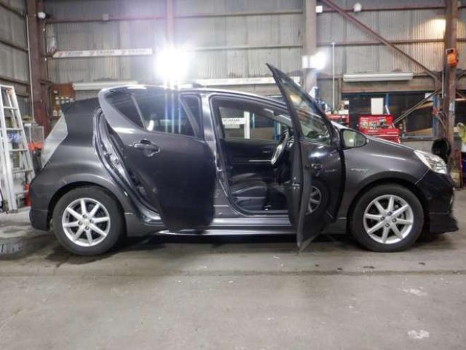 アクア1.5 G ブラックソフトレザーセレクション　本州仕入・ナビ・TV・B/T・レザーシート・本州仕入・純正エアロ・シートヒーター・ステアリングスイッチ・バックカメラ・スマートキー・プッシュスタート 2WD 1500