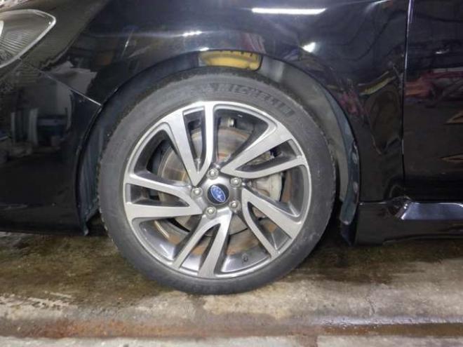 レヴォーグ1.6 GT-S アイサイト 4WD　本州仕入・ナビ・TV・Bカメラ・B/T・衝突軽減・前席パワーシート・LEDヘッドライト・LEDアクセサリーライナー・スマートキー・プッシュスタート・ETC・フォグランプ・クルコン 1600