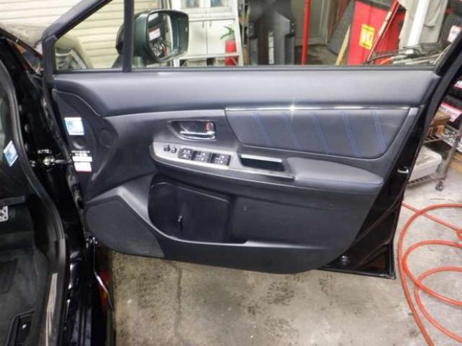 レヴォーグ1.6 GT-S アイサイト 4WD　本州仕入・ナビ・TV・Bカメラ・B/T・衝突軽減・前席パワーシート・LEDヘッドライト・LEDアクセサリーライナー・スマートキー・プッシュスタート・ETC・フォグランプ・クルコン 1600