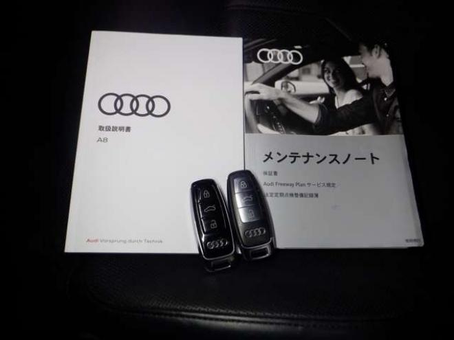 アウディA8 55 TFSI クワトロ 4WD　本州仕入・ナビ・TV・B/T・サンルーフ・黒革・360°カメラ・LEDヘッドライト・後席リモート・BANG&OLUSENサウンド・電動トランク・全席電動シート・全席パワークロージングドア・ヘッドアップディスプレイ 3000