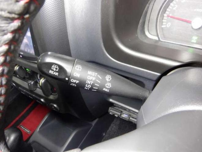 ジムニーワイルドウインド 4WD　本州仕入・ナビ・TV・Bカメラ・専用レザーシート・ETC・キーレス・シートヒーター・フォグランプ・ターボ・純正AW・電動格納ミラー・ミラーヒーター・ルーフレール 660