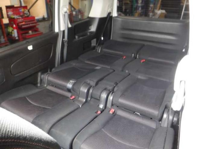 セレナ2.0 ハイウェイスター 4WD　ナビ・TV・Bカメラ・B/T・両側電動・インテリキー・プッシュスタート・アイドリングストップ・クルコン・HID・ETC・フォグランプ・純正AW・寒冷地仕様・純正エンスタ・リア席サンシェード 2000