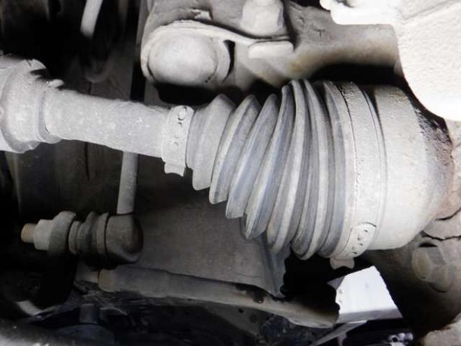 セレナ2.0 ハイウェイスター 4WD　ナビ・TV・Bカメラ・B/T・両側電動・インテリキー・プッシュスタート・アイドリングストップ・クルコン・HID・ETC・フォグランプ・純正AW・寒冷地仕様・純正エンスタ・リア席サンシェード 2000