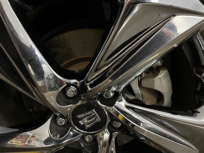 クラウンハイブリッドＲＳアドバンス　本州仕入　ワンオーナー　寒冷地仕様　禁煙車　電動サンルーフ　ヘッドアップディスプレイ　シーケンシャルウィンカー　純正ブラックレザーシート　純正１８インチスパッタリングＡＷ　社外１７ＡＷ＋スタッドレス付 4WD 2500 4Dr