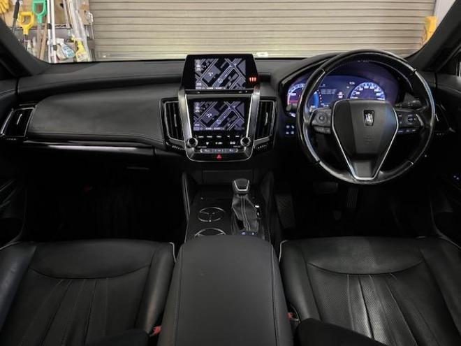 クラウンハイブリッドＲＳアドバンス　本州仕入　ワンオーナー　寒冷地仕様　禁煙車　電動サンルーフ　ヘッドアップディスプレイ　シーケンシャルウィンカー　純正ブラックレザーシート　純正１８インチスパッタリングＡＷ　社外１７ＡＷ＋スタッドレス付 4WD 2500 4Dr