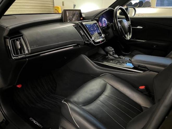 クラウンハイブリッドＲＳアドバンス　本州仕入　ワンオーナー　寒冷地仕様　禁煙車　電動サンルーフ　ヘッドアップディスプレイ　シーケンシャルウィンカー　純正ブラックレザーシート　純正１８インチスパッタリングＡＷ　社外１７ＡＷ＋スタッドレス付 4WD 2500 4Dr