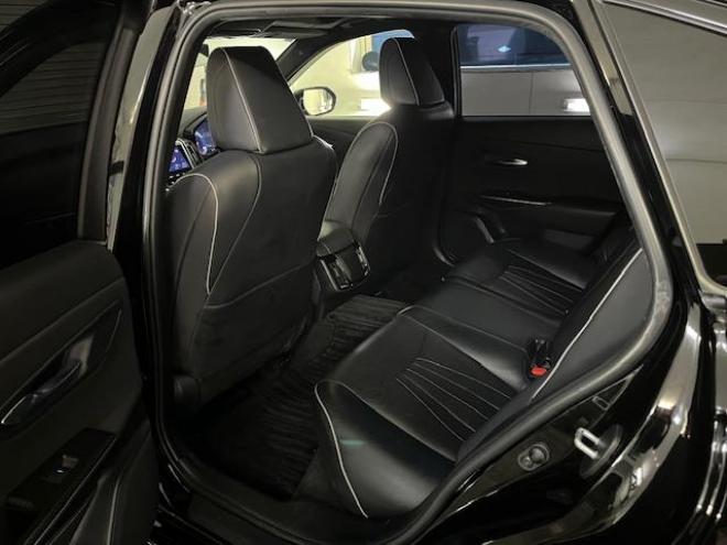 クラウンハイブリッドＲＳアドバンス　本州仕入　ワンオーナー　寒冷地仕様　禁煙車　電動サンルーフ　ヘッドアップディスプレイ　シーケンシャルウィンカー　純正ブラックレザーシート　純正１８インチスパッタリングＡＷ　社外１７ＡＷ＋スタッドレス付 4WD 2500 4Dr