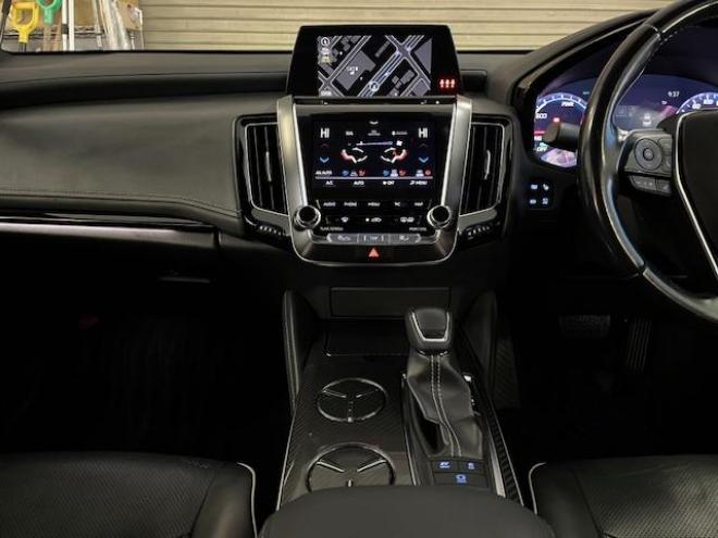 クラウンハイブリッドＲＳアドバンス　本州仕入　ワンオーナー　寒冷地仕様　禁煙車　電動サンルーフ　ヘッドアップディスプレイ　シーケンシャルウィンカー　純正ブラックレザーシート　純正１８インチスパッタリングＡＷ　社外１７ＡＷ＋スタッドレス付 4WD 2500 4Dr