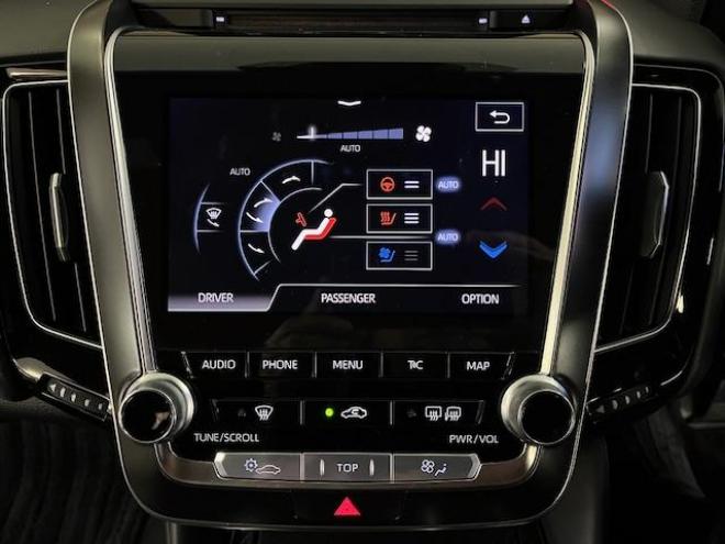 クラウンハイブリッドＲＳアドバンス　本州仕入　ワンオーナー　寒冷地仕様　禁煙車　電動サンルーフ　ヘッドアップディスプレイ　シーケンシャルウィンカー　純正ブラックレザーシート　純正１８インチスパッタリングＡＷ　社外１７ＡＷ＋スタッドレス付 4WD 2500 4Dr