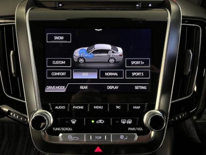 クラウンハイブリッドＲＳアドバンス　本州仕入　ワンオーナー　寒冷地仕様　禁煙車　電動サンルーフ　ヘッドアップディスプレイ　シーケンシャルウィンカー　純正ブラックレザーシート　純正１８インチスパッタリングＡＷ　社外１７ＡＷ＋スタッドレス付 4WD 2500 4Dr