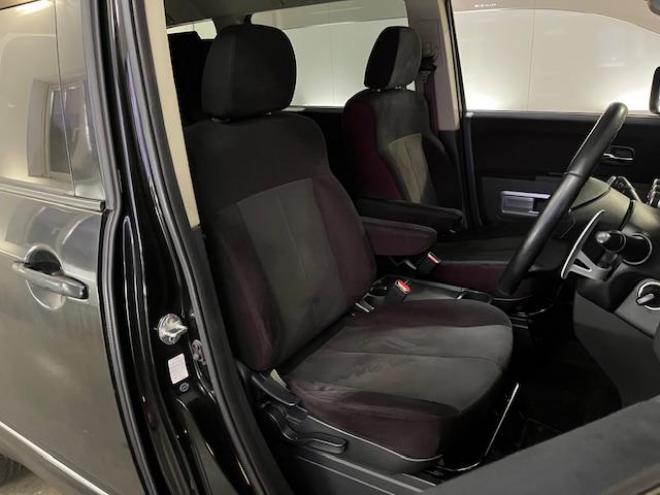 デリカＤ：５　Ｇパワーパッケージ　本州仕入　寒冷地仕様　禁煙車　両側パワースライドドア　社外１６インチブラポリＡＷ＋新品ＴＯＹＯホワイトレター　新品ＪＡＯＳブラックマッドガード　ストラーダナビ　地デジ　ＤＶＤ再生　Ｂｌｕｅｔｏｏｔｈ 4WD 2400 5Dr