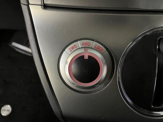 デリカＤ：５　Ｇパワーパッケージ　本州仕入　寒冷地仕様　禁煙車　両側パワースライドドア　社外１６インチブラポリＡＷ＋新品ＴＯＹＯホワイトレター　新品ＪＡＯＳブラックマッドガード　ストラーダナビ　地デジ　ＤＶＤ再生　Ｂｌｕｅｔｏｏｔｈ 4WD 2400 5Dr