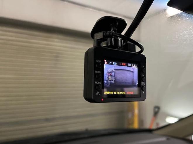 デリカＤ：５　Ｇパワーパッケージ　本州仕入　寒冷地仕様　禁煙車　両側パワースライドドア　社外１６インチブラポリＡＷ＋新品ＴＯＹＯホワイトレター　新品ＪＡＯＳブラックマッドガード　ストラーダナビ　地デジ　ＤＶＤ再生　Ｂｌｕｅｔｏｏｔｈ 4WD 2400 5Dr