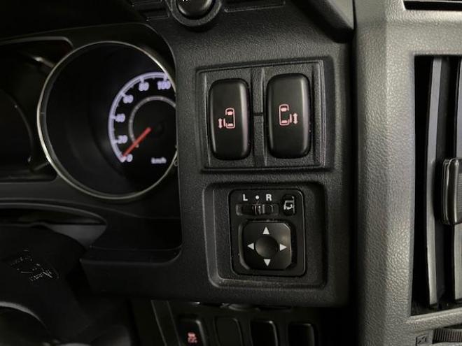 デリカＤ：５　Ｇパワーパッケージ　本州仕入　寒冷地仕様　禁煙車　両側パワースライドドア　社外１６インチブラポリＡＷ＋新品ＴＯＹＯホワイトレター　新品ＪＡＯＳブラックマッドガード　ストラーダナビ　地デジ　ＤＶＤ再生　Ｂｌｕｅｔｏｏｔｈ 4WD 2400 5Dr