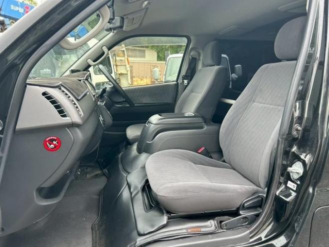 ハイエースバン　スーパーＧＬ　ＥＴＣ　バックカメラ　ナビ　両側スライドドア　ＡＴ　アルミホイール　エアコン　パワーウィンドウ　運転席エアバッグ 4WD 3000(D) 5Dr