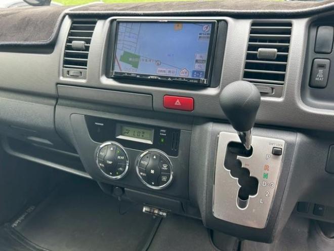 ハイエースバン　スーパーＧＬ　ＥＴＣ　バックカメラ　ナビ　両側スライドドア　ＡＴ　アルミホイール　エアコン　パワーウィンドウ　運転席エアバッグ 4WD 3000(D) 5Dr