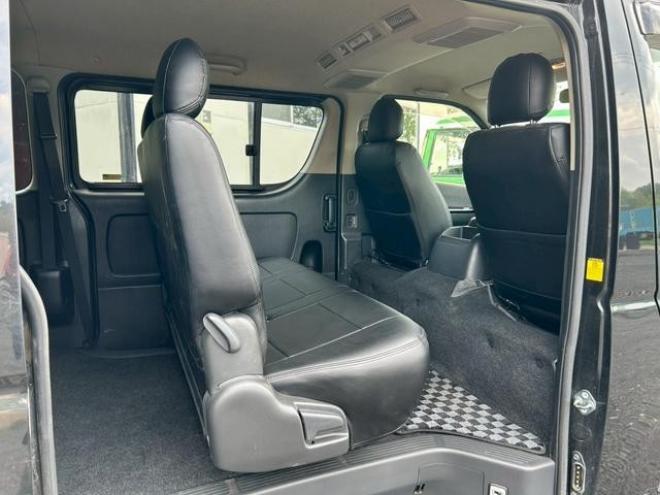 ハイエースバン　スーパーＧＬ　ＥＴＣ　バックカメラ　ナビ　両側スライドドア　ＡＴ　アルミホイール　エアコン　パワーウィンドウ　運転席エアバッグ 4WD 3000(D) 5Dr