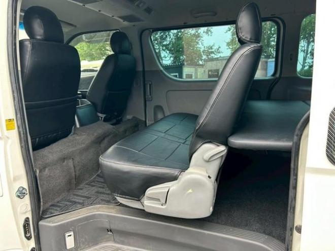 ハイエースバン　４ＷＤ　バックカメラ　ナビ　両側スライドドア　パワーウィンドウ　運転席エアバッグ 4WD 3000(D) 5Dr