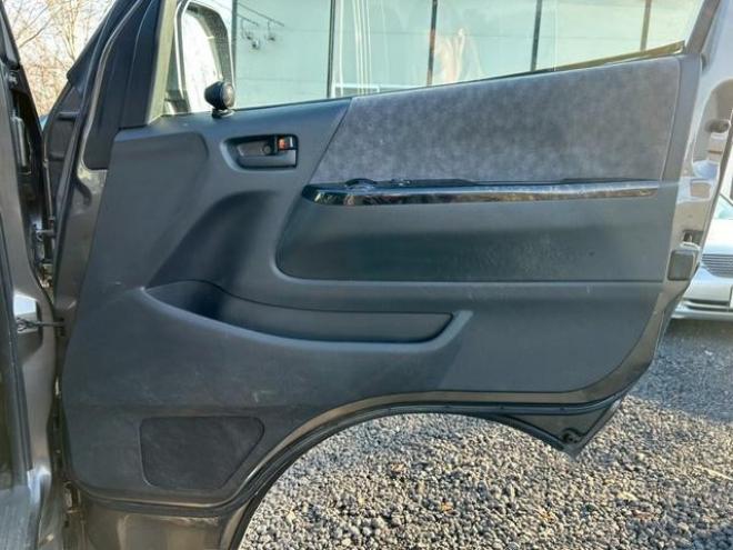 ハイエースバン　４ＷＤ　ＥＴＣ　バックカメラ　ナビ　両側スライドドア　ＡＴ　Ｂｌｕｅｔｏｏｔｈ　エアコン　パワーウィンドウ　運転席エアバッグ 4WD 2500(D) 5Dr