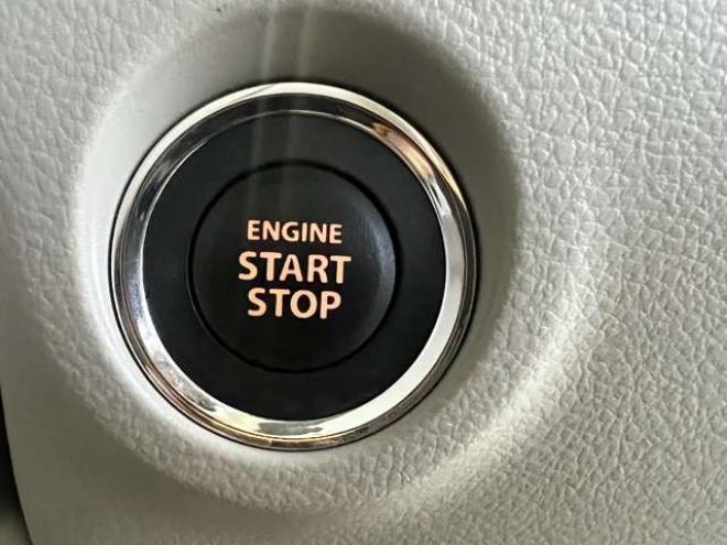 ラパンL 4WD　プッシュスタート　スマートキー　ナビ　バックカメラ　衝突軽減　横滑り防止　アイドリングストップ　前席シートヒーター　ETC 660