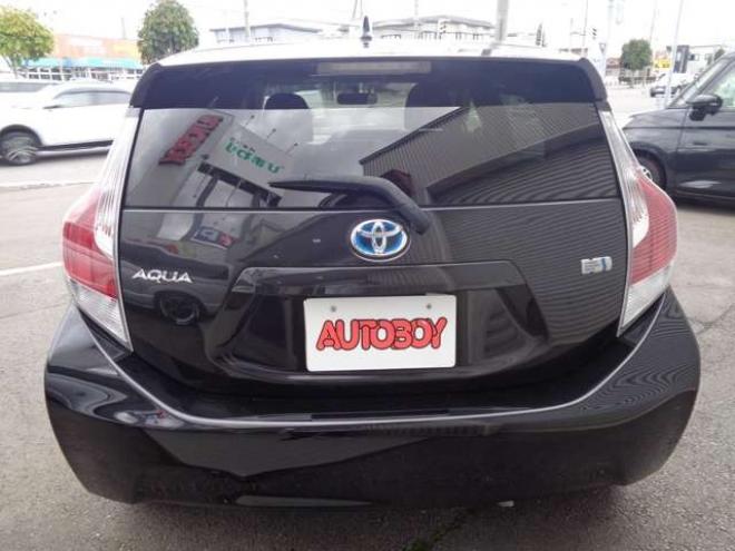 アクア1.5 S　純正ナビ　バックカメラ　スマートキー　車検令和8年8月 2WD 1500