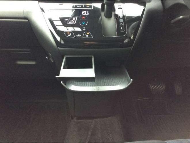 デイズハイウェイスターX 4WD　プッシュスタート　スマートキー　日産純正ナビ　フルセグTV　CD　Bluetooth　全方向カメラ　バックカメラ　本革巻きステアリング　ステアリングスイッチ　クルーズコントロール　シートヒーター　ETC 660