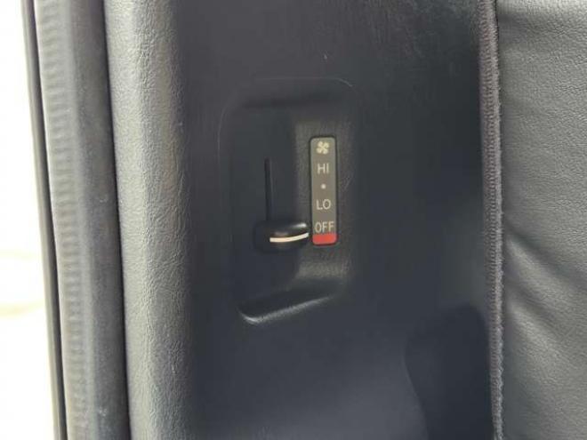 ハイエースバン2.8 スーパーGL ダークプライムII ロングボディ ディーゼルターボ 4WD　ESSEXバージョン　FスポイラーVer3&サイドライナー&リアライナー　ESSEX　ENCD17インチAW　ヨコハマPARADA17インチ　ESSEX3Dフロアマット　ハーフレザーシート　プッシュスタート　スマートキー　リアヒーター 2800