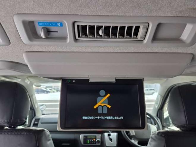 ハイエースバン2.8 スーパーGL ロング ディーゼルターボ 4WD　4WD　リアヒーター　リアクーラー　プッシュスタート　スマートキー　LEDヘッド　ベッドキッド　横滑り防止　衝突被害軽減　車線逸脱　純正ナビ　フルセグTV　Bluetooth　バックカメラ　トヨタ純正リアモニター　ETC 2800
