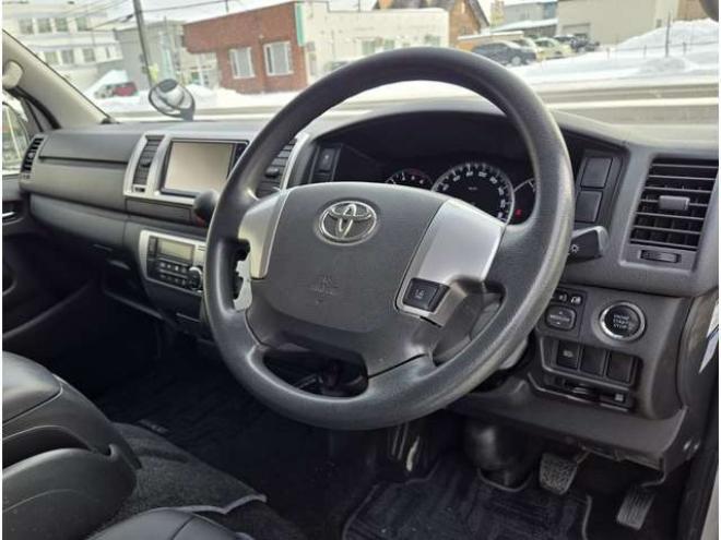 ハイエースバン2.8 スーパーGL ロング ディーゼルターボ 4WD　4WD　リアヒーター　リアクーラー　プッシュスタート　スマートキー　LEDヘッド　ベッドキッド　横滑り防止　衝突被害軽減　車線逸脱　純正ナビ　フルセグTV　Bluetooth　バックカメラ　トヨタ純正リアモニター　ETC 2800