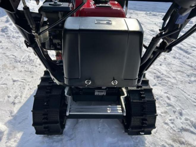 除雪機ホンダHS 660   電動シューター
HST(無断変速)                         
点検整備塗装済み